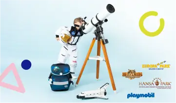 Kind verkleidet als Astronaut